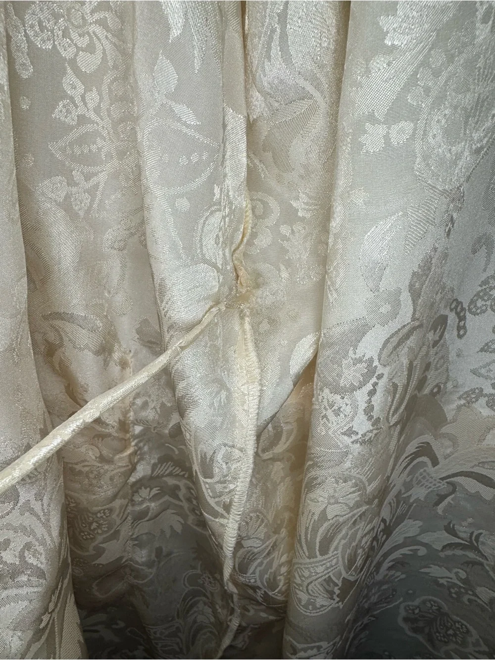 Victoria's Secret Robe Women’s M/L Cream Satin-Trim Jacquard Sash Vintage Bridal